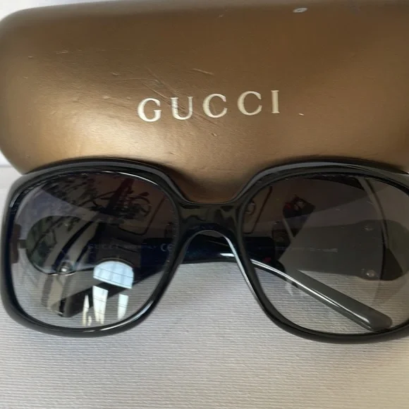 ❌SOLD ❌Authentic Sunglasses Gucci. - Picture 3 of 15